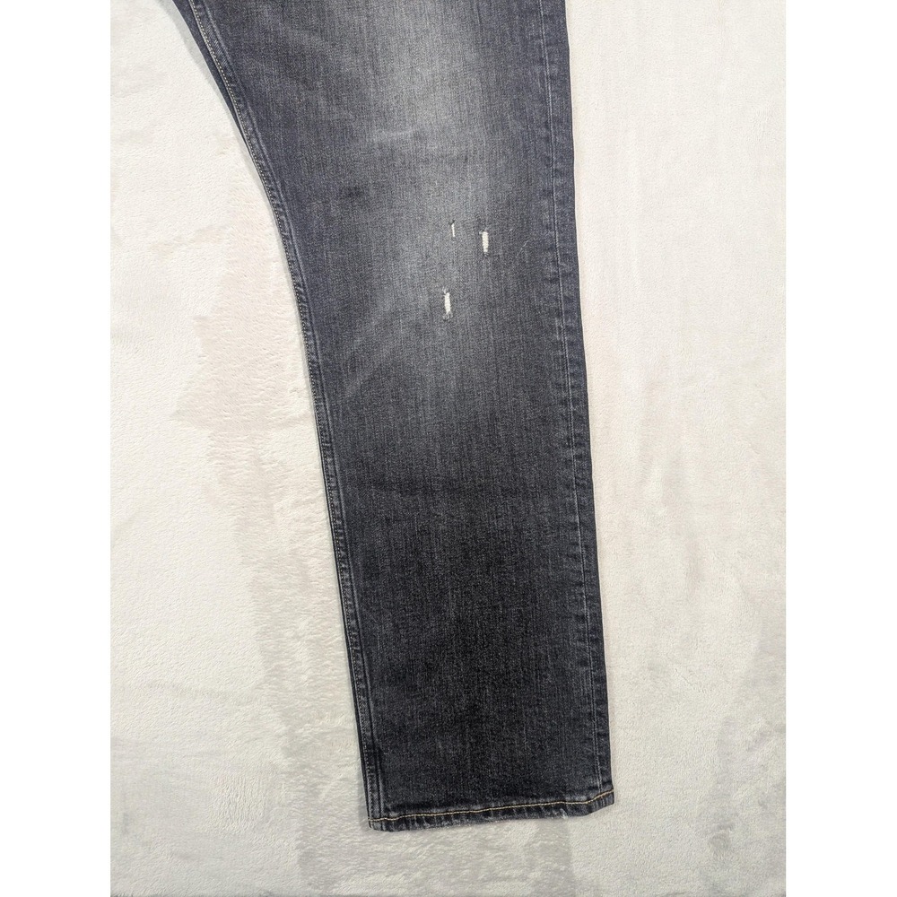 Calvin Klein Jeans  Mens 36x32 Gray CKJ 056 Athletic Taper Distressed Denim - Picture 9 of 16